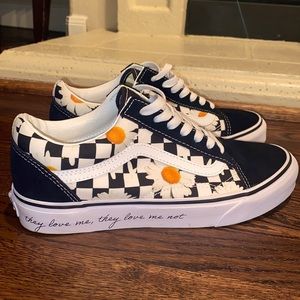 Vans tennis shoes